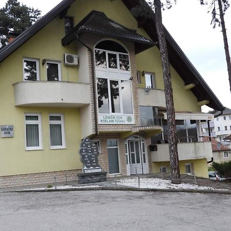 Restoran&Motel And Apartmants Lovacka Prica Tesanj Exteriér fotografie