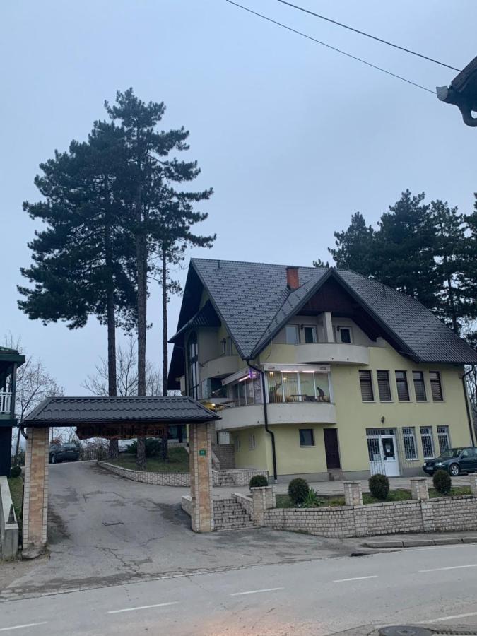 Restoran&Motel And Apartmants Lovacka Prica Tesanj Exteriér fotografie