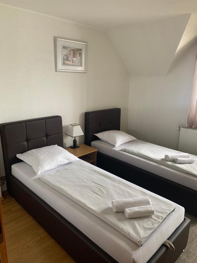 Restoran&Motel And Apartmants Lovacka Prica Tesanj Exteriér fotografie