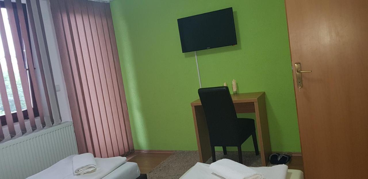 Restoran&Motel And Apartmants Lovacka Prica Tesanj Exteriér fotografie