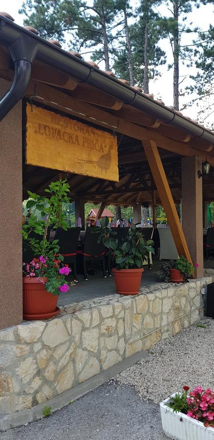 Restoran&Motel And Apartmants Lovacka Prica Tesanj Exteriér fotografie