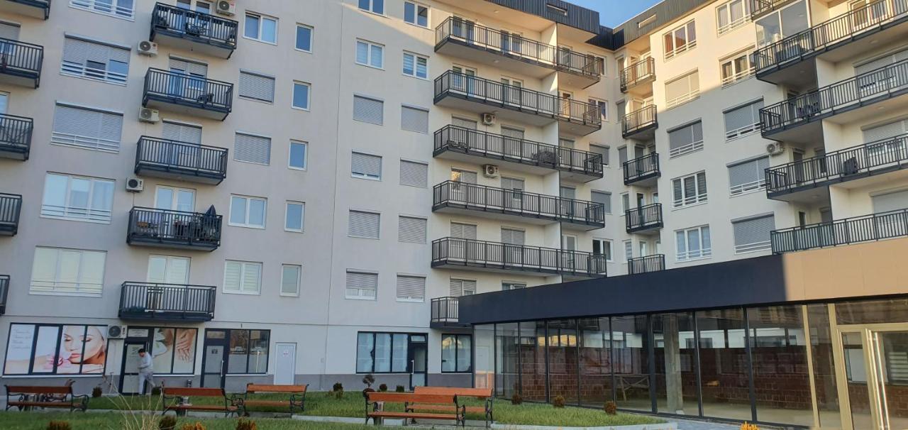 Restoran&Motel And Apartmants Lovacka Prica Tesanj Exteriér fotografie